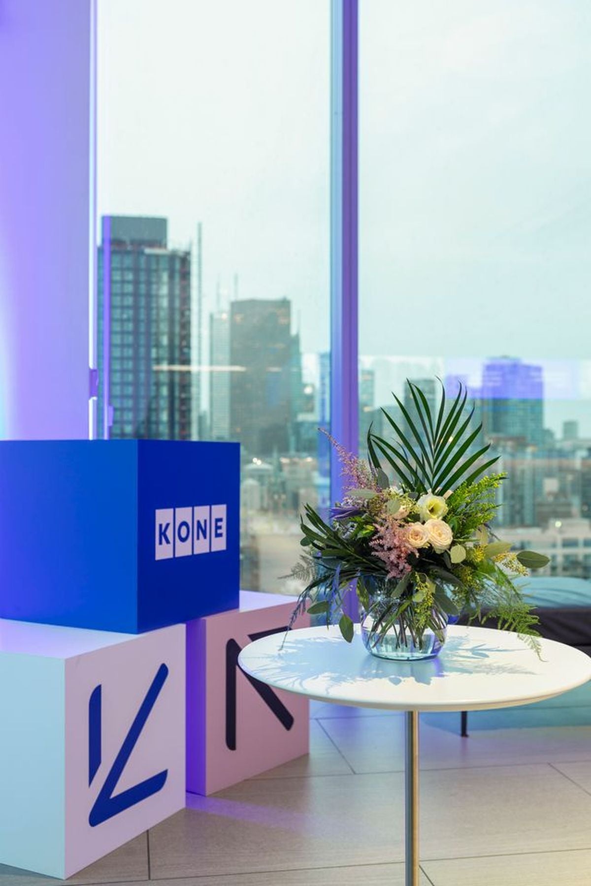 floral arrangement for corporate event