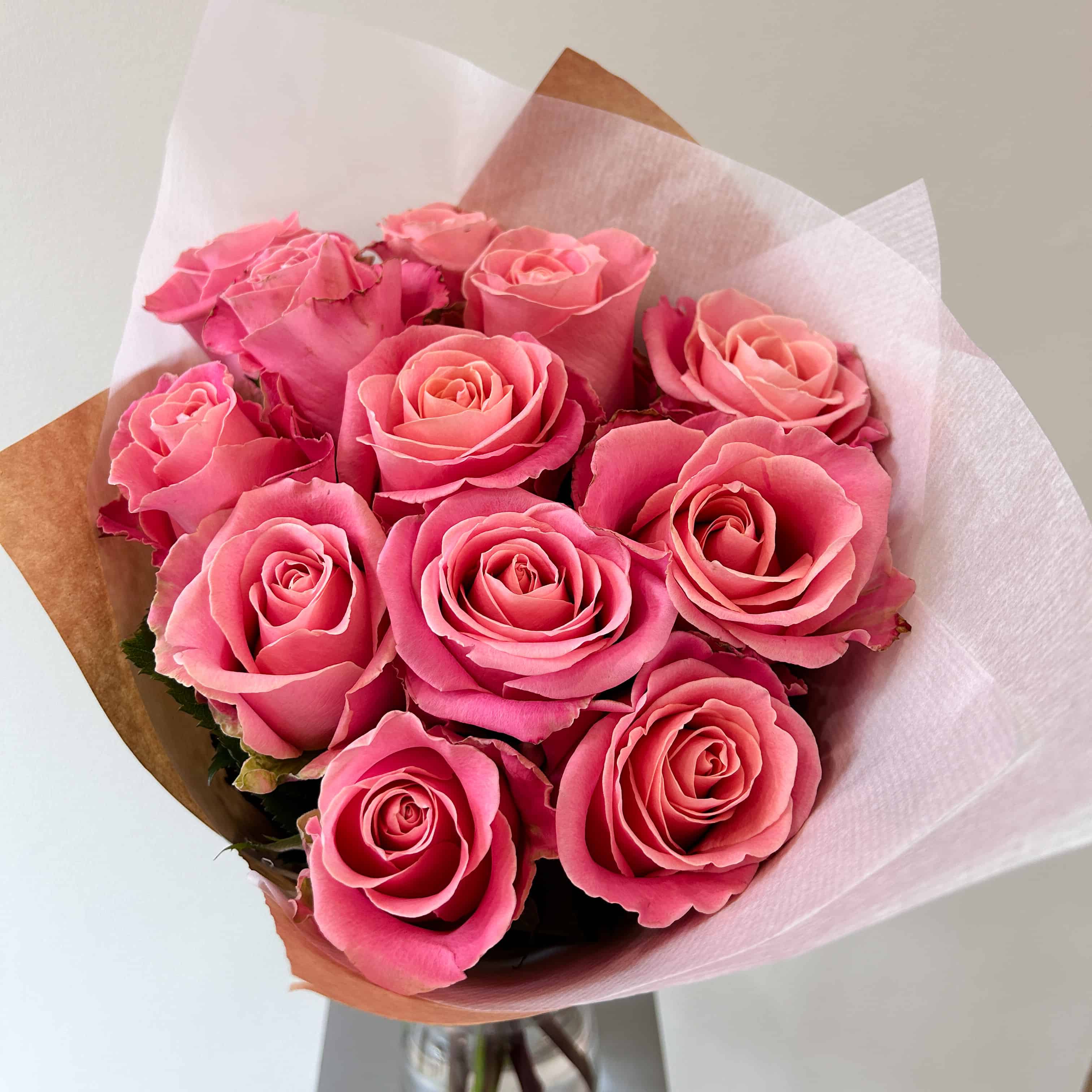 pink roses mono bouquet